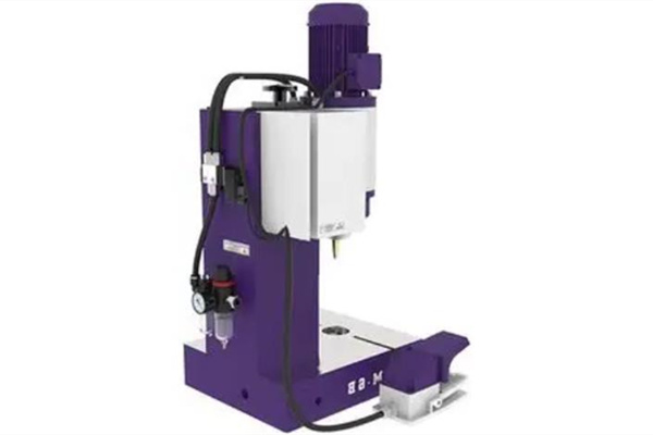 鉚頭不轉?可能使用的是徑向鉚接機! 圖1